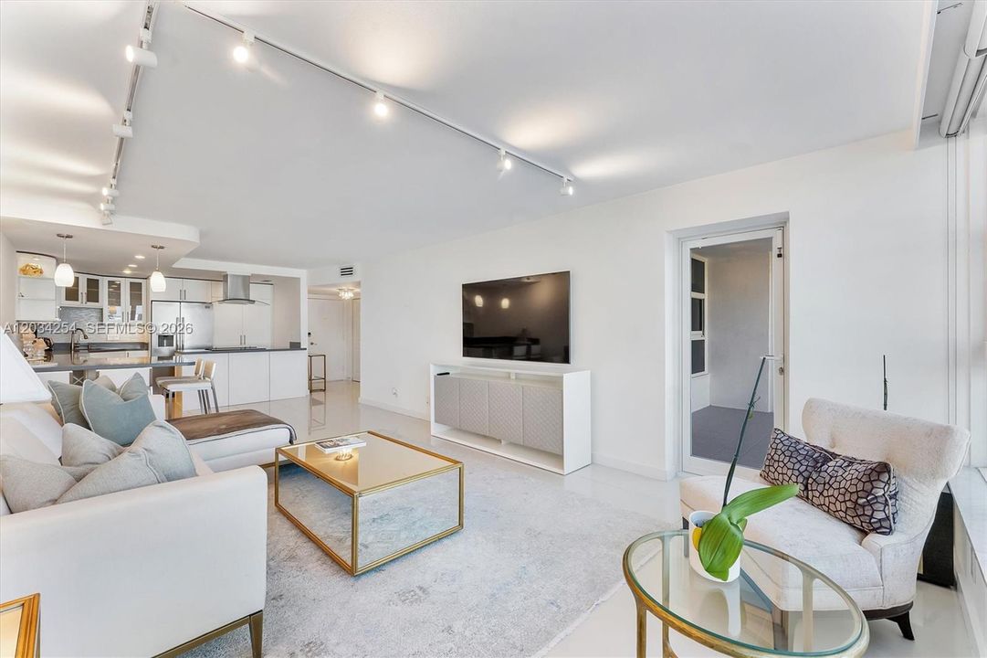 For Sale: $875,000 (2 beds, 2 baths, 1250 Square Feet)