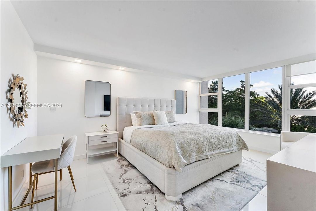 For Sale: $875,000 (2 beds, 2 baths, 1250 Square Feet)