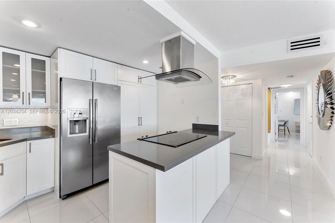For Sale: $875,000 (2 beds, 2 baths, 1250 Square Feet)