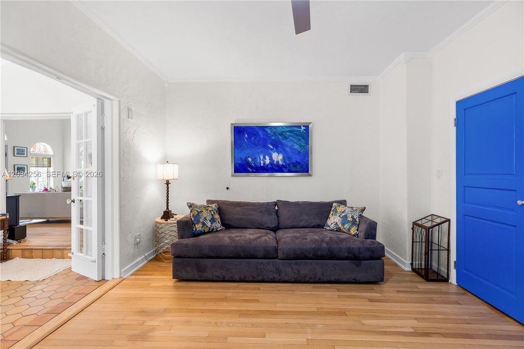 For Sale: $1,898,000 (3 beds, 2 baths, 1335 Square Feet)