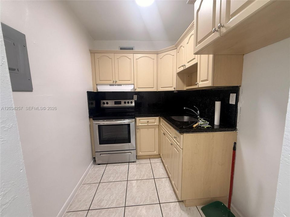 For Rent: $2,250 (16 beds, 12 baths, 9949 Square Feet)