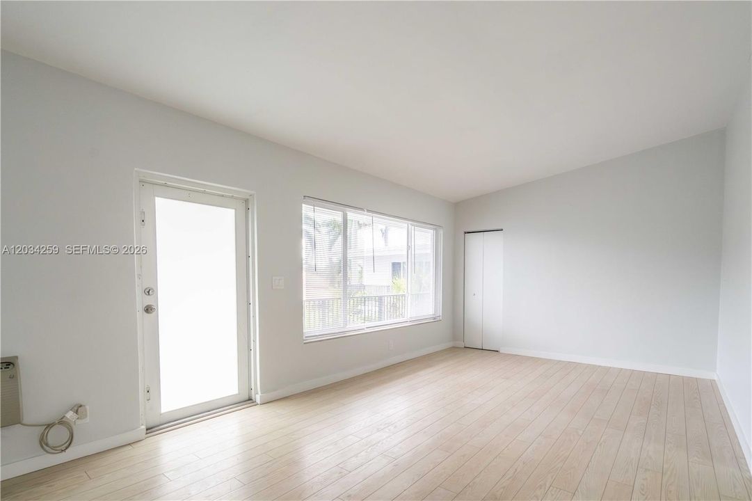 For Rent: $1,975 (1 beds, 1 baths, 575 Square Feet)