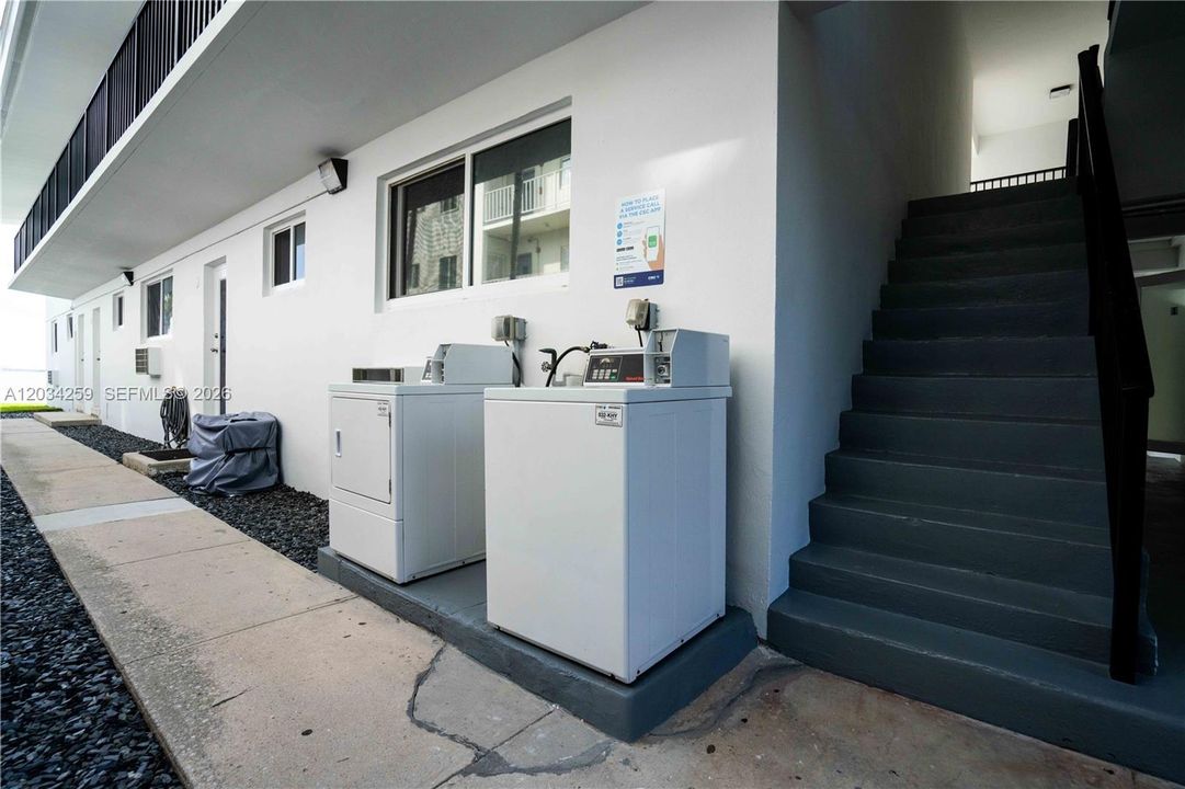 For Rent: $1,975 (1 beds, 1 baths, 575 Square Feet)