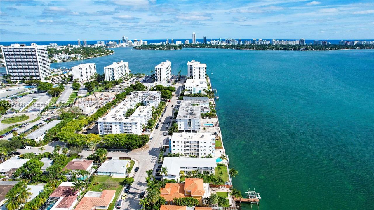 For Rent: $1,975 (1 beds, 1 baths, 575 Square Feet)
