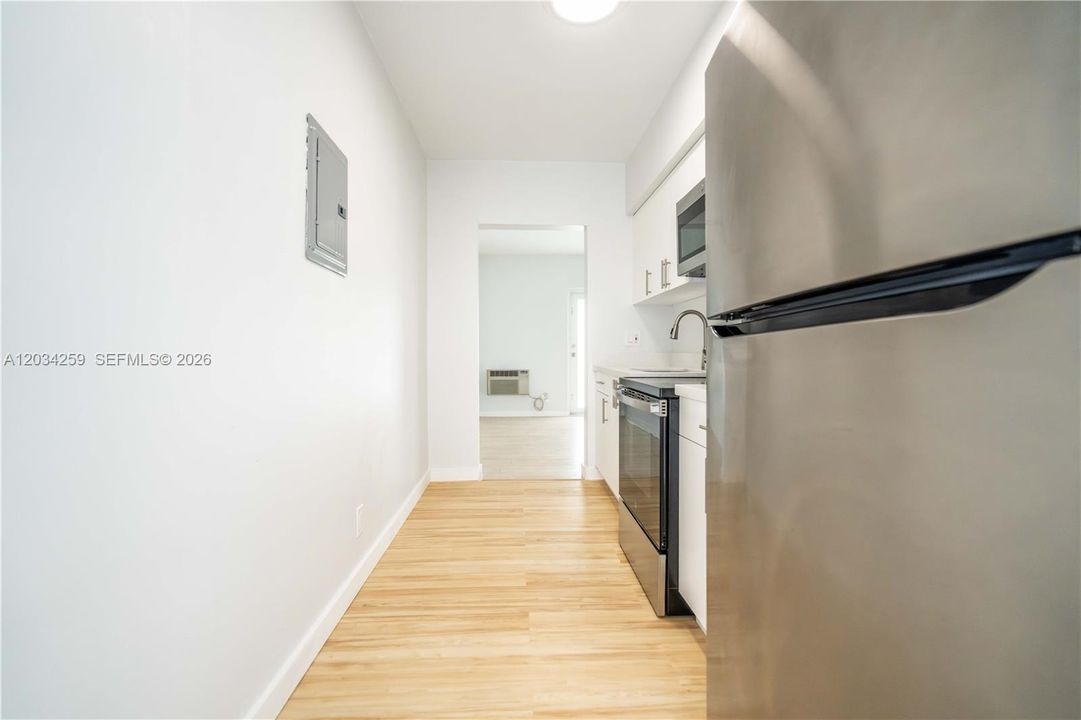 For Rent: $1,975 (1 beds, 1 baths, 575 Square Feet)