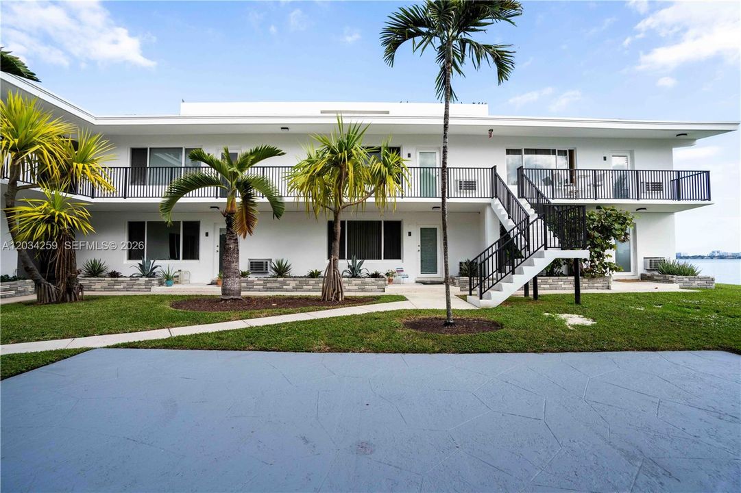 For Rent: $1,975 (1 beds, 1 baths, 575 Square Feet)