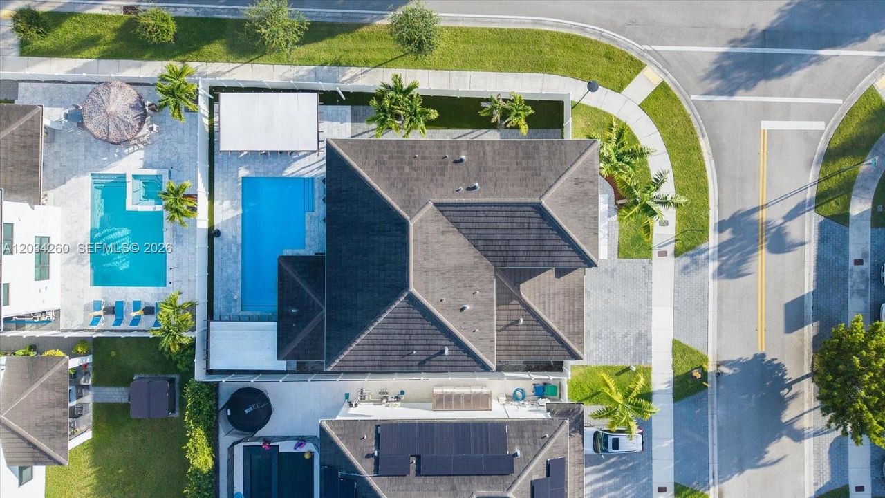 En Venta: $790,000 (4 camas, 3 baños, 2761 Pies cuadrados)