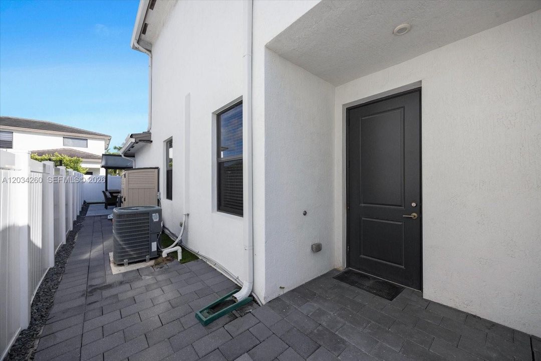In law suite private entry way