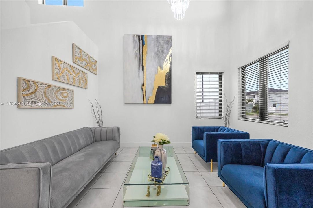 En Venta: $790,000 (4 camas, 3 baños, 2761 Pies cuadrados)