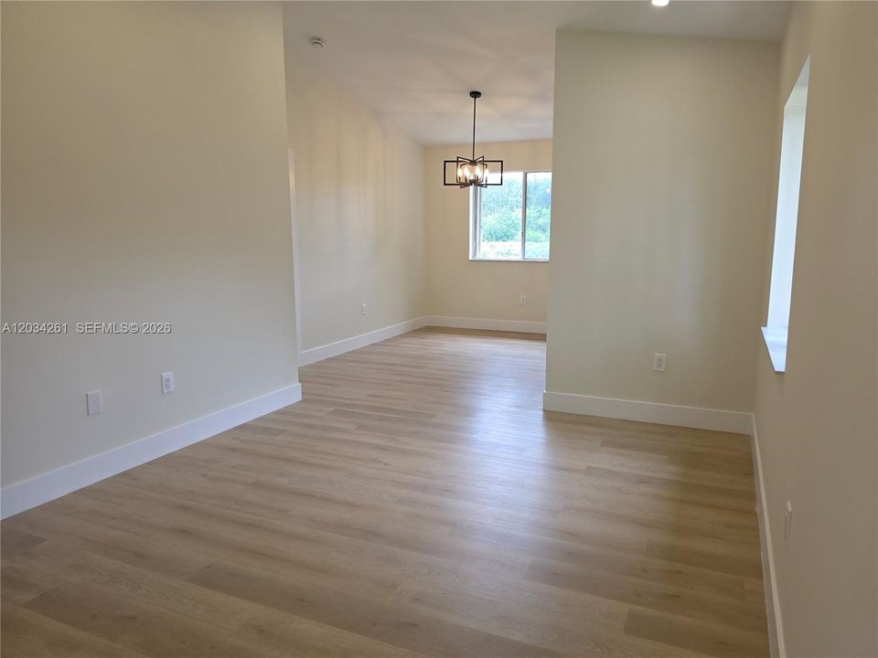 En Renta: $2,998 (3 camas, 2 baños, 1130 Pies cuadrados)