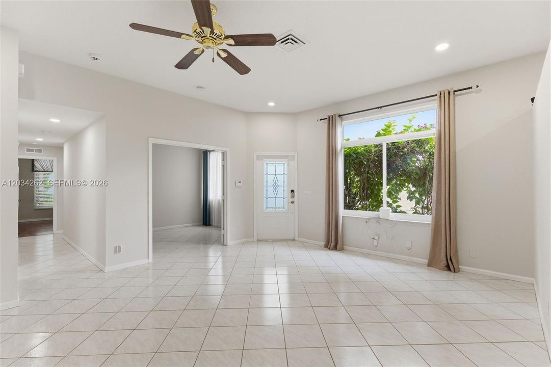 For Sale: $624,900 (3 beds, 2 baths, 1571 Square Feet)