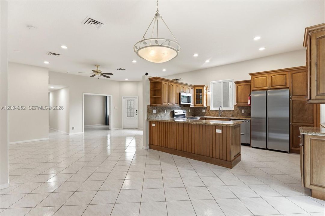 For Sale: $624,900 (3 beds, 2 baths, 1571 Square Feet)