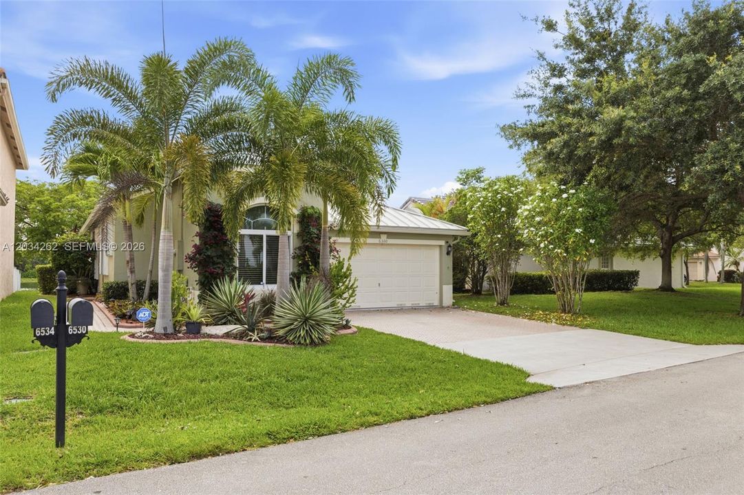 For Sale: $624,900 (3 beds, 2 baths, 1571 Square Feet)