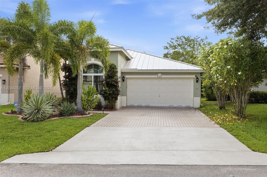 For Sale: $624,900 (3 beds, 2 baths, 1571 Square Feet)
