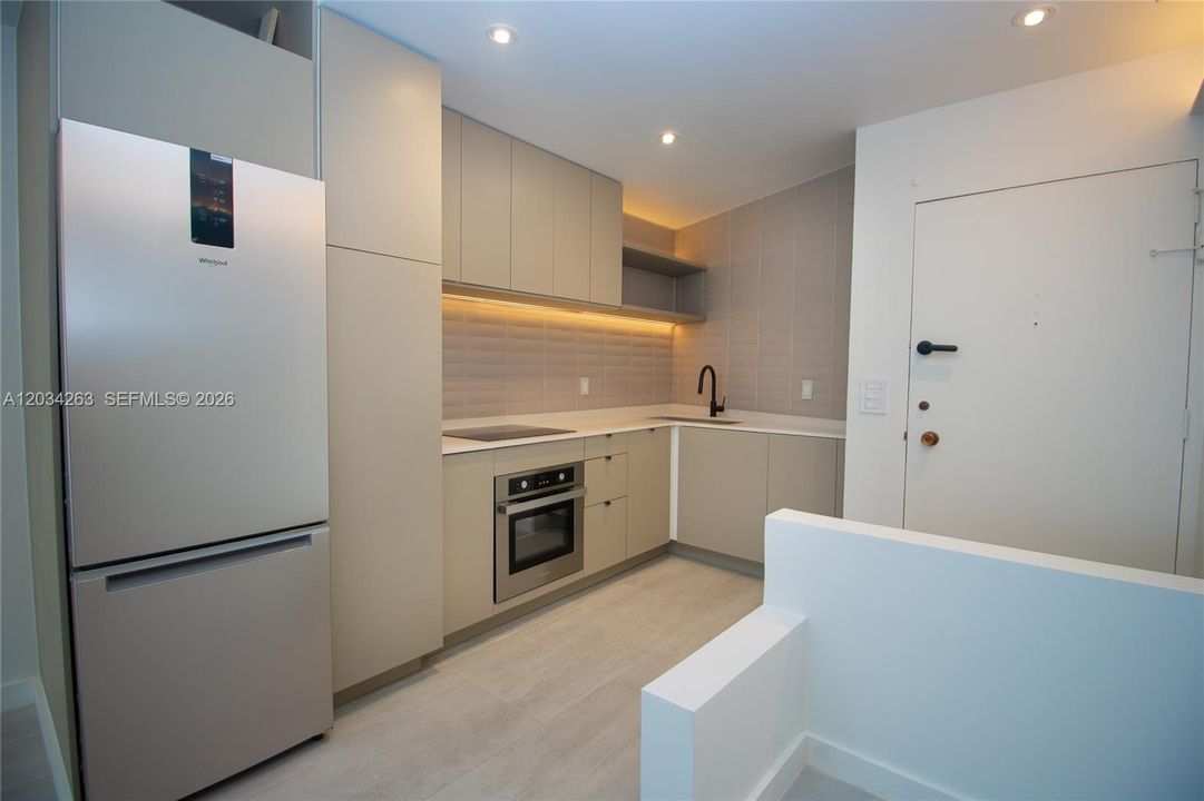 For Rent: $2,799 (0 beds, 1 baths, 600 Square Feet)