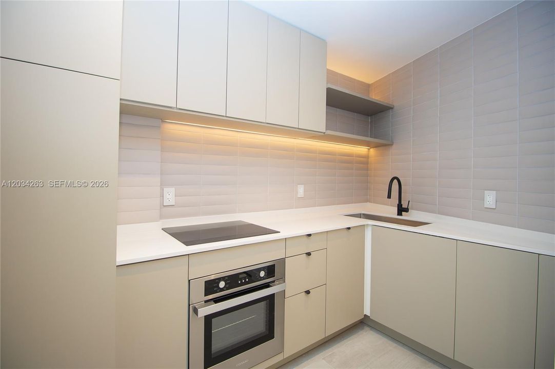For Rent: $2,799 (0 beds, 1 baths, 600 Square Feet)