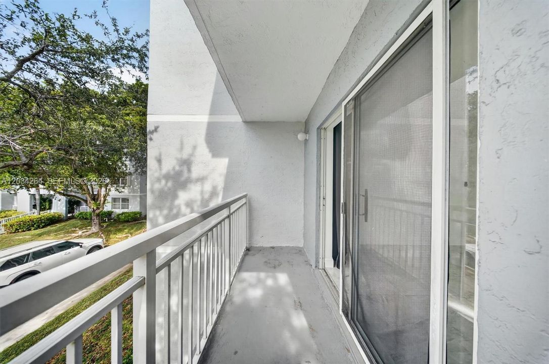 Recently Rented: $2,250 (2 beds, 2 baths, 1113 Square Feet)