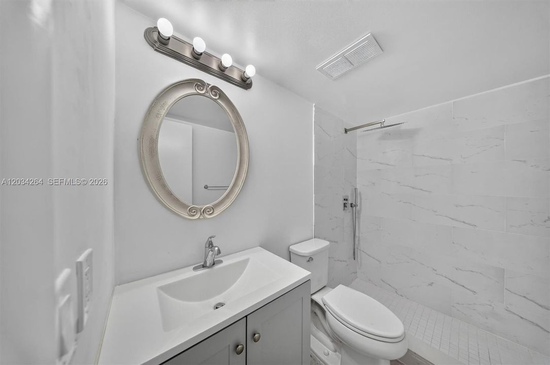Recently Rented: $2,250 (2 beds, 2 baths, 1113 Square Feet)