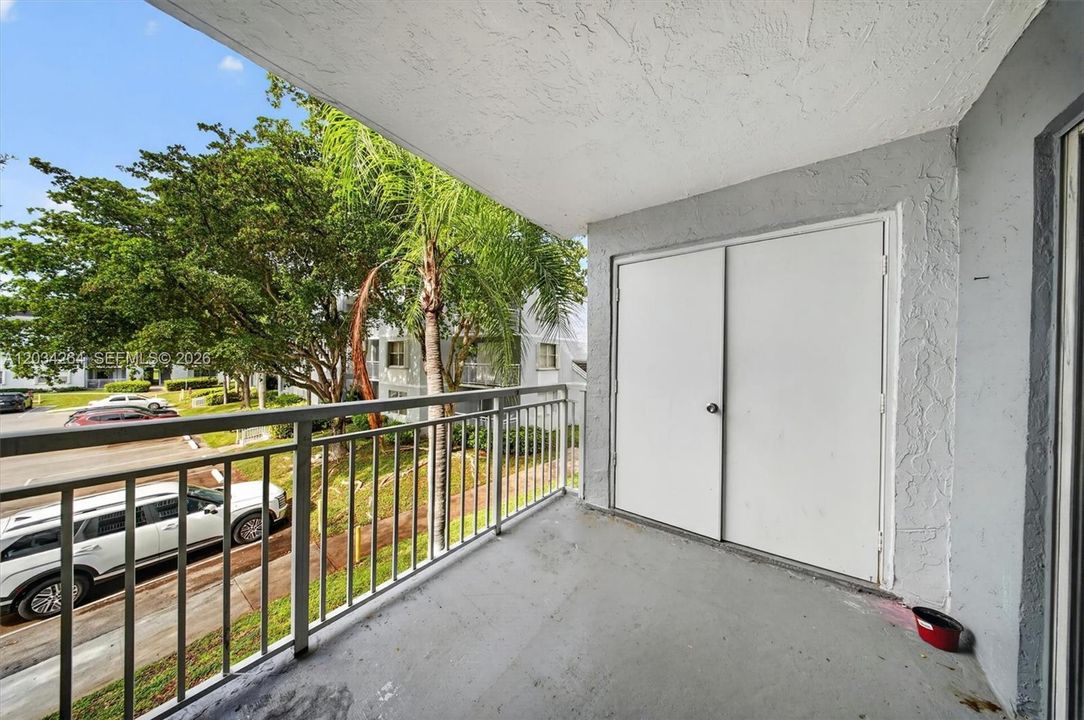 Recently Rented: $2,250 (2 beds, 2 baths, 1113 Square Feet)