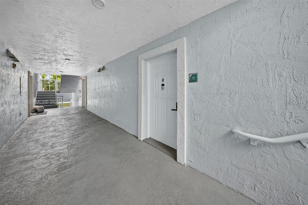 Recently Rented: $2,250 (2 beds, 2 baths, 1113 Square Feet)