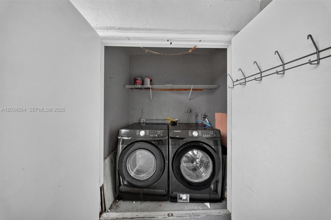 Recently Rented: $2,250 (2 beds, 2 baths, 1113 Square Feet)