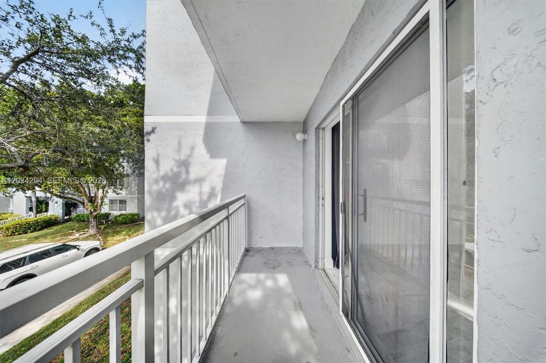 Recently Rented: $2,250 (2 beds, 2 baths, 1113 Square Feet)