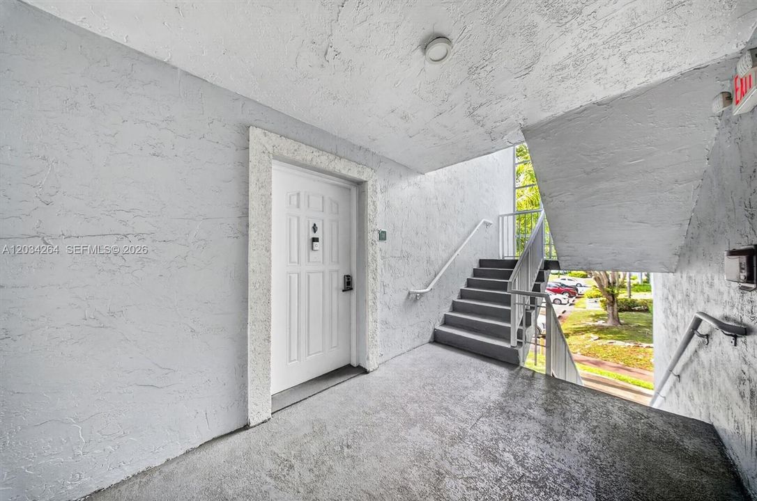 Recently Rented: $2,250 (2 beds, 2 baths, 1113 Square Feet)