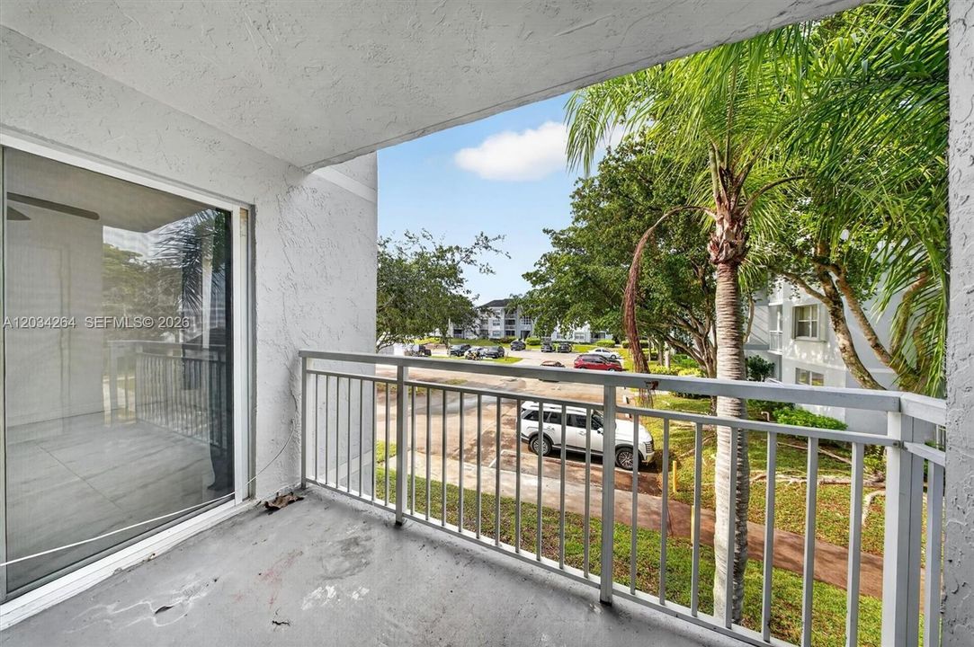 Recently Rented: $2,250 (2 beds, 2 baths, 1113 Square Feet)