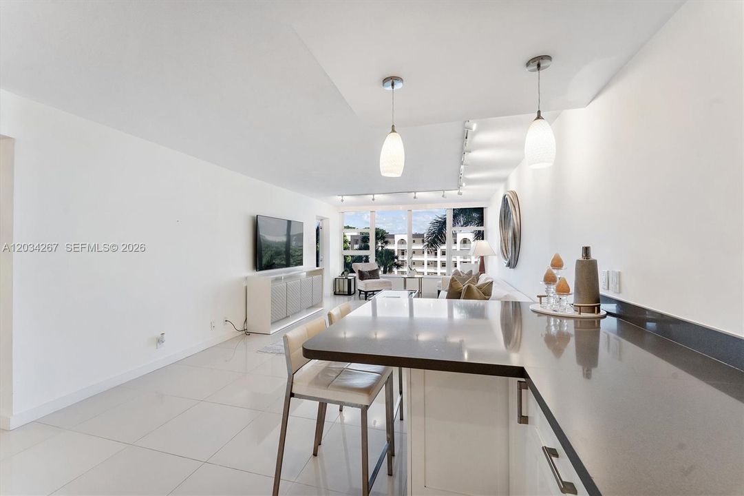 For Rent: $4,900 (2 beds, 2 baths, 1250 Square Feet)