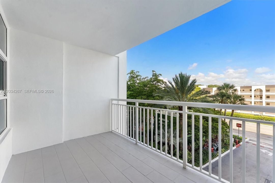 For Rent: $4,900 (2 beds, 2 baths, 1250 Square Feet)