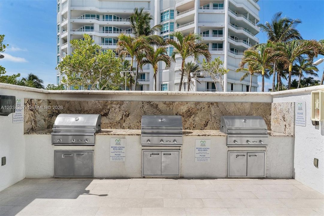For Rent: $4,900 (2 beds, 2 baths, 1250 Square Feet)