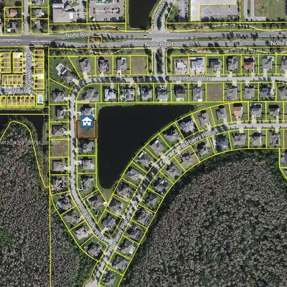 На продажу: $243,000 (0.40 acres)