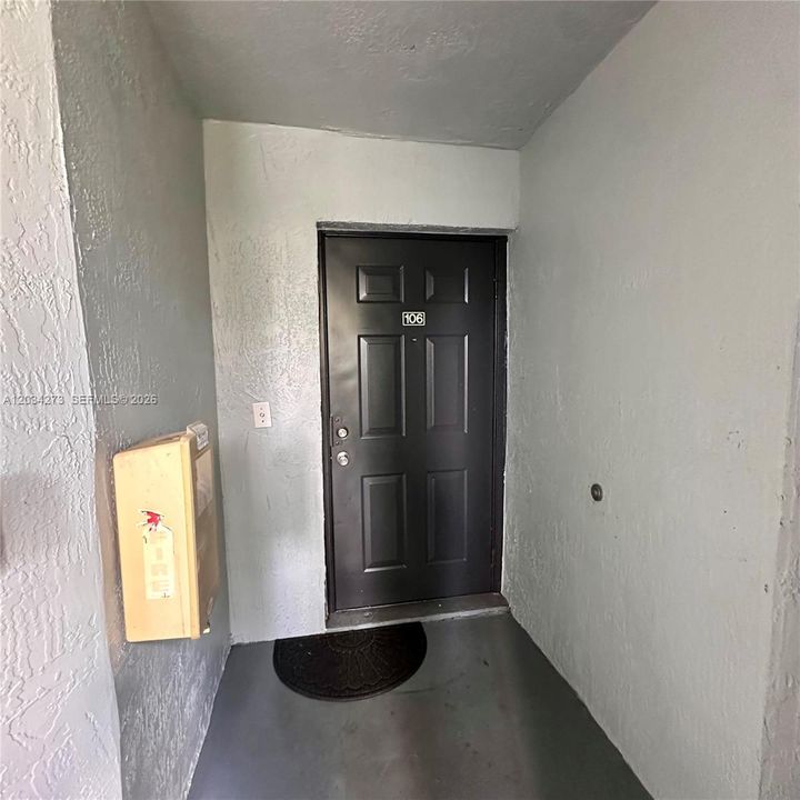 For Rent: $2,600 (3 beds, 2 baths, 1247 Square Feet)