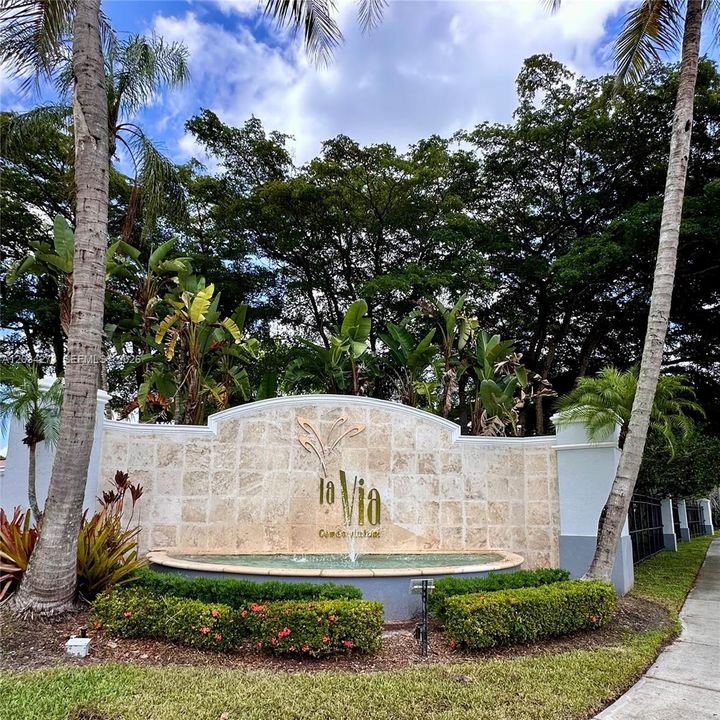 For Rent: $2,600 (3 beds, 2 baths, 1247 Square Feet)
