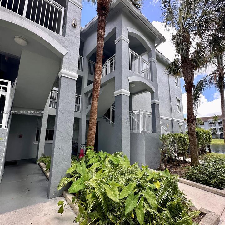 For Rent: $2,600 (3 beds, 2 baths, 1247 Square Feet)