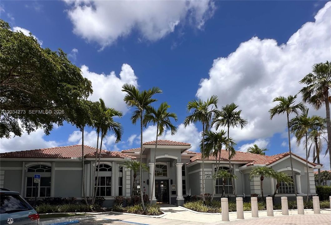 For Rent: $2,600 (3 beds, 2 baths, 1247 Square Feet)