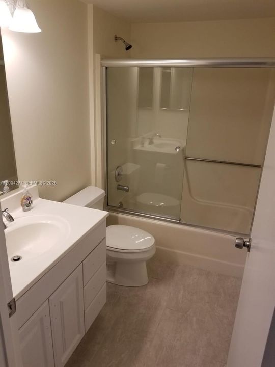 For Rent: $2,200 (2 beds, 2 baths, 950 Square Feet)