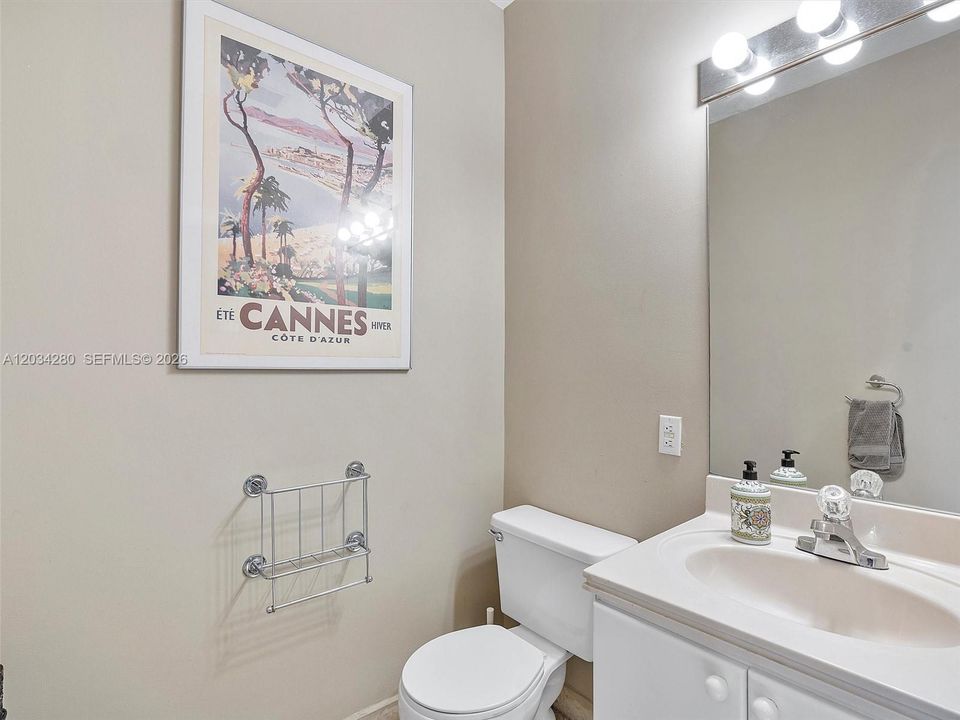 For Rent: $6,250 (4 beds, 3 baths, 2700 Square Feet)