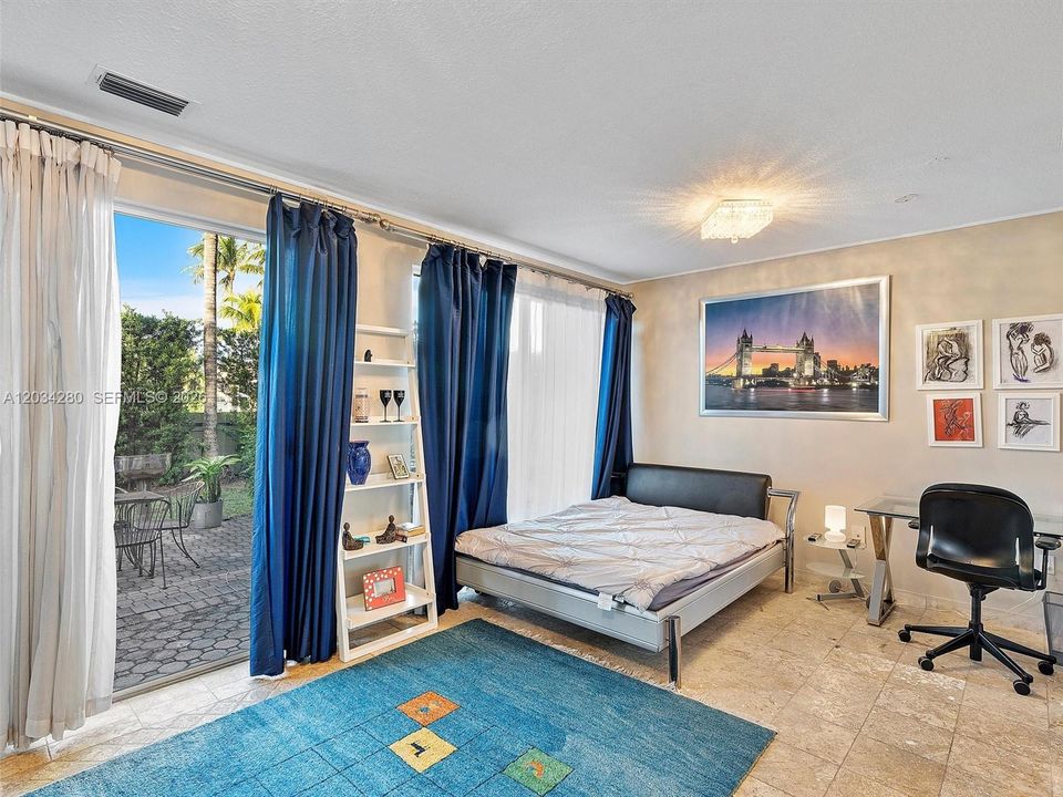 For Rent: $6,250 (4 beds, 3 baths, 2700 Square Feet)