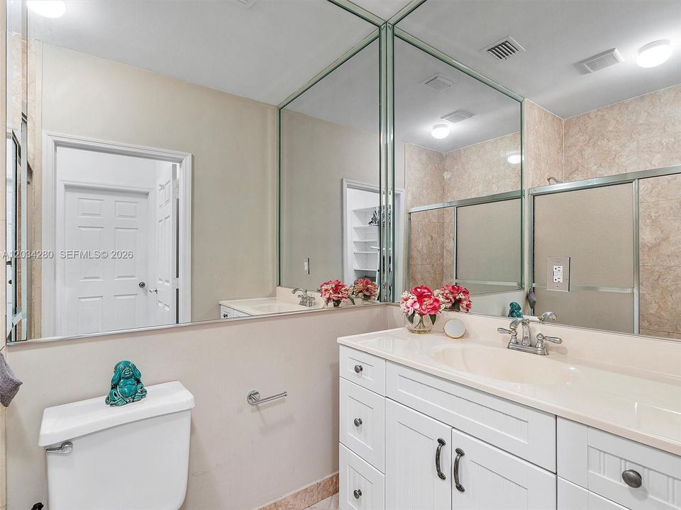 For Rent: $6,250 (4 beds, 3 baths, 2700 Square Feet)