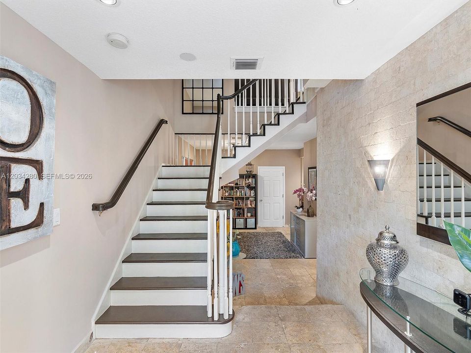 For Rent: $6,250 (4 beds, 3 baths, 2700 Square Feet)
