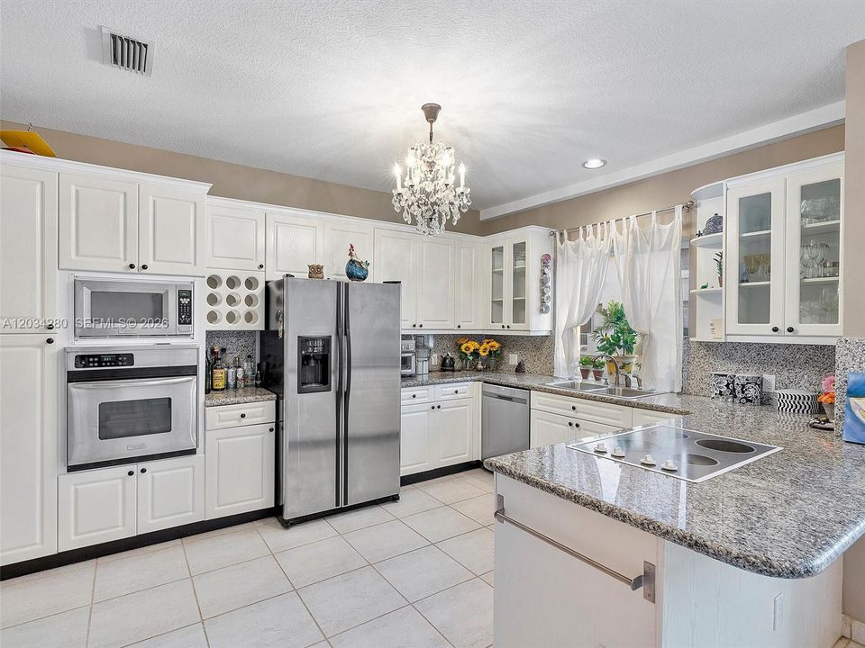 For Rent: $6,250 (4 beds, 3 baths, 2700 Square Feet)