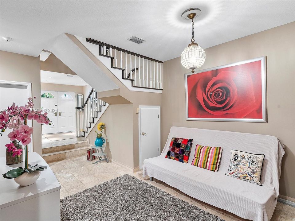For Rent: $6,250 (4 beds, 3 baths, 2700 Square Feet)