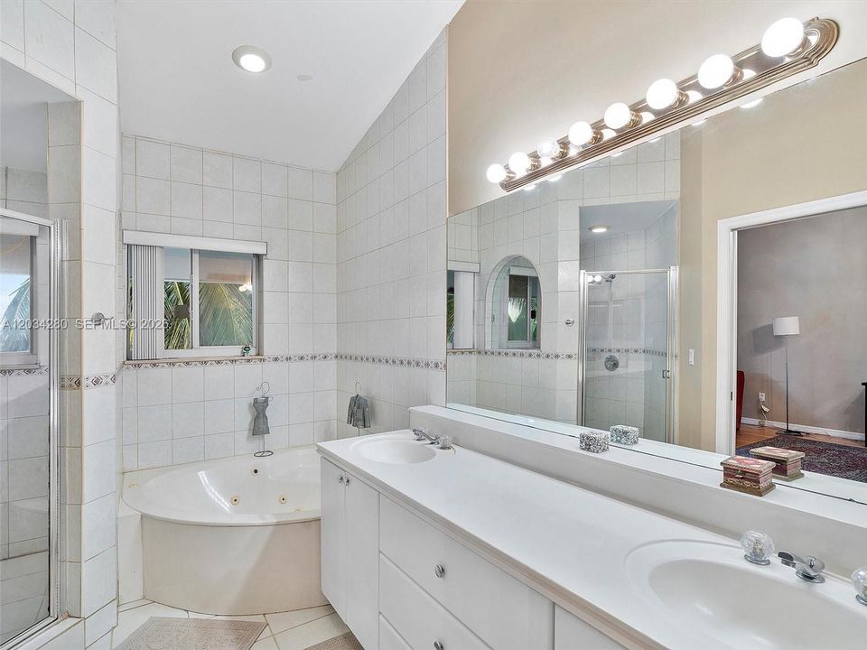For Rent: $6,250 (4 beds, 3 baths, 2700 Square Feet)