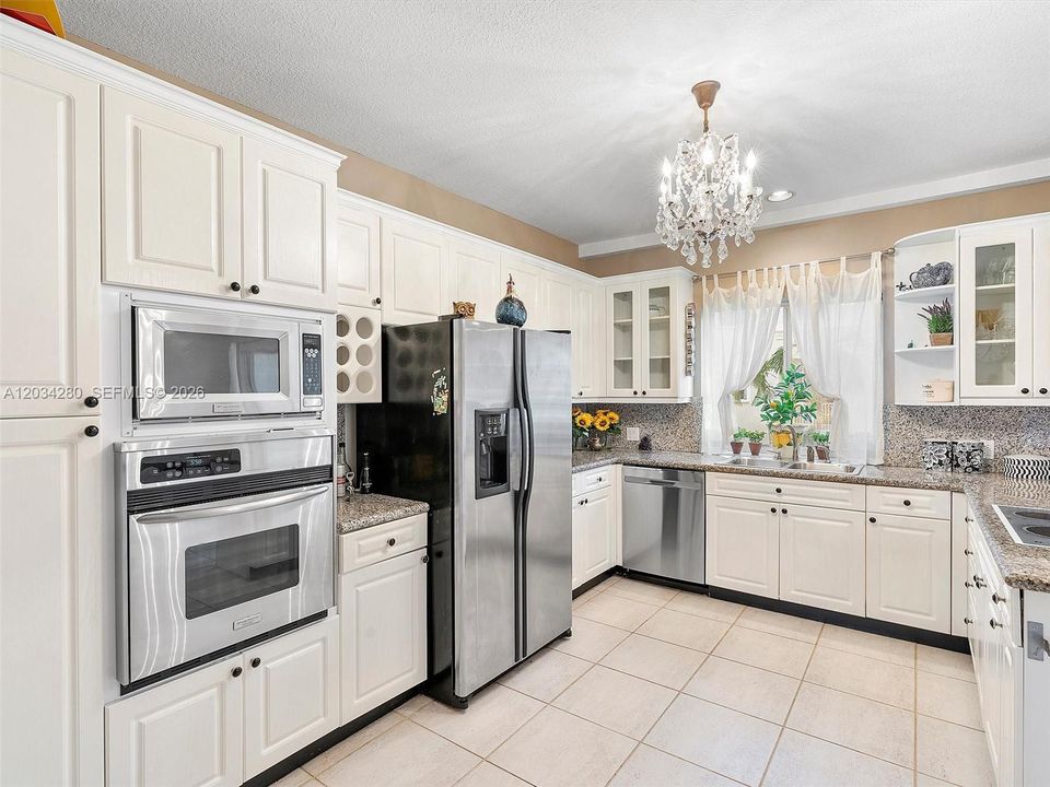 For Rent: $6,250 (4 beds, 3 baths, 2700 Square Feet)