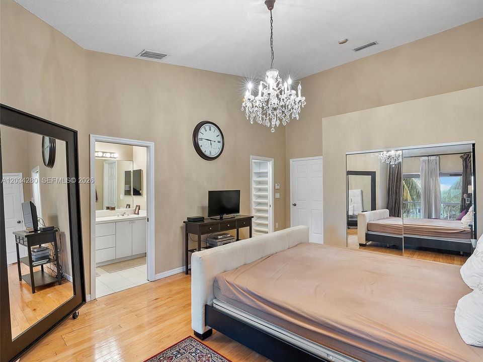 For Rent: $6,250 (4 beds, 3 baths, 2700 Square Feet)