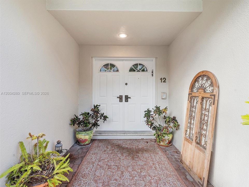 For Rent: $6,250 (4 beds, 3 baths, 2700 Square Feet)