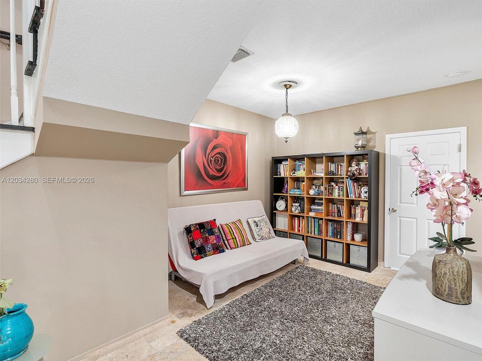 For Rent: $6,250 (4 beds, 3 baths, 2700 Square Feet)