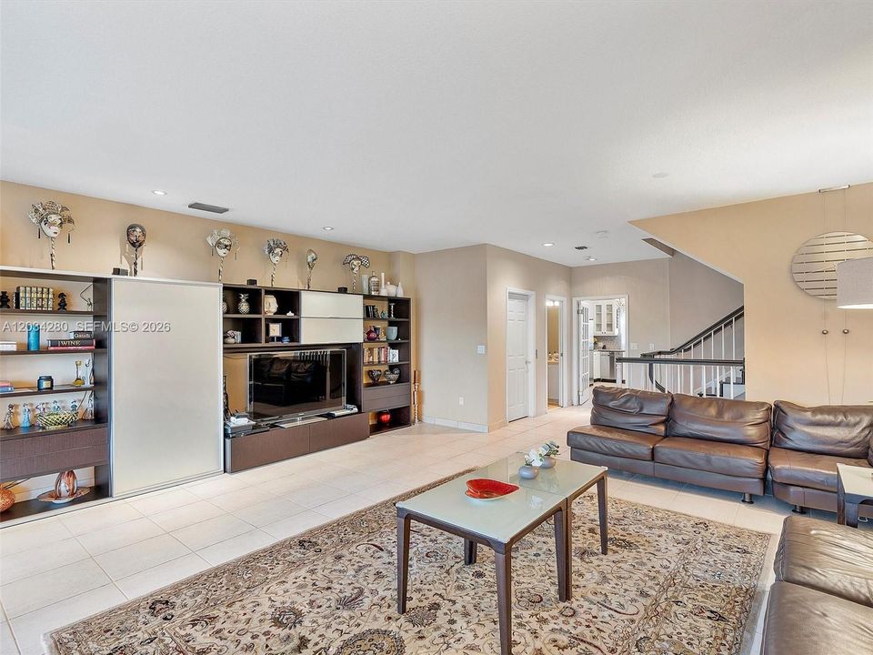 For Rent: $6,250 (4 beds, 3 baths, 2700 Square Feet)