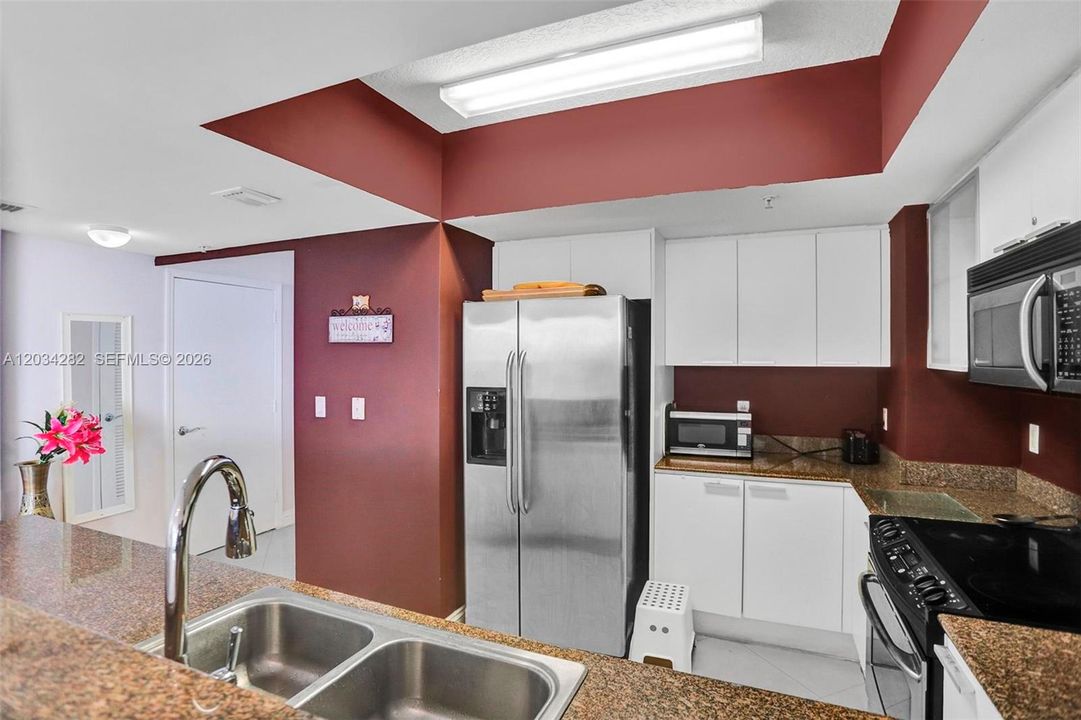 В аренду: $4,200 (1 спален, 1 ванн, 1000 Квадратных фут)